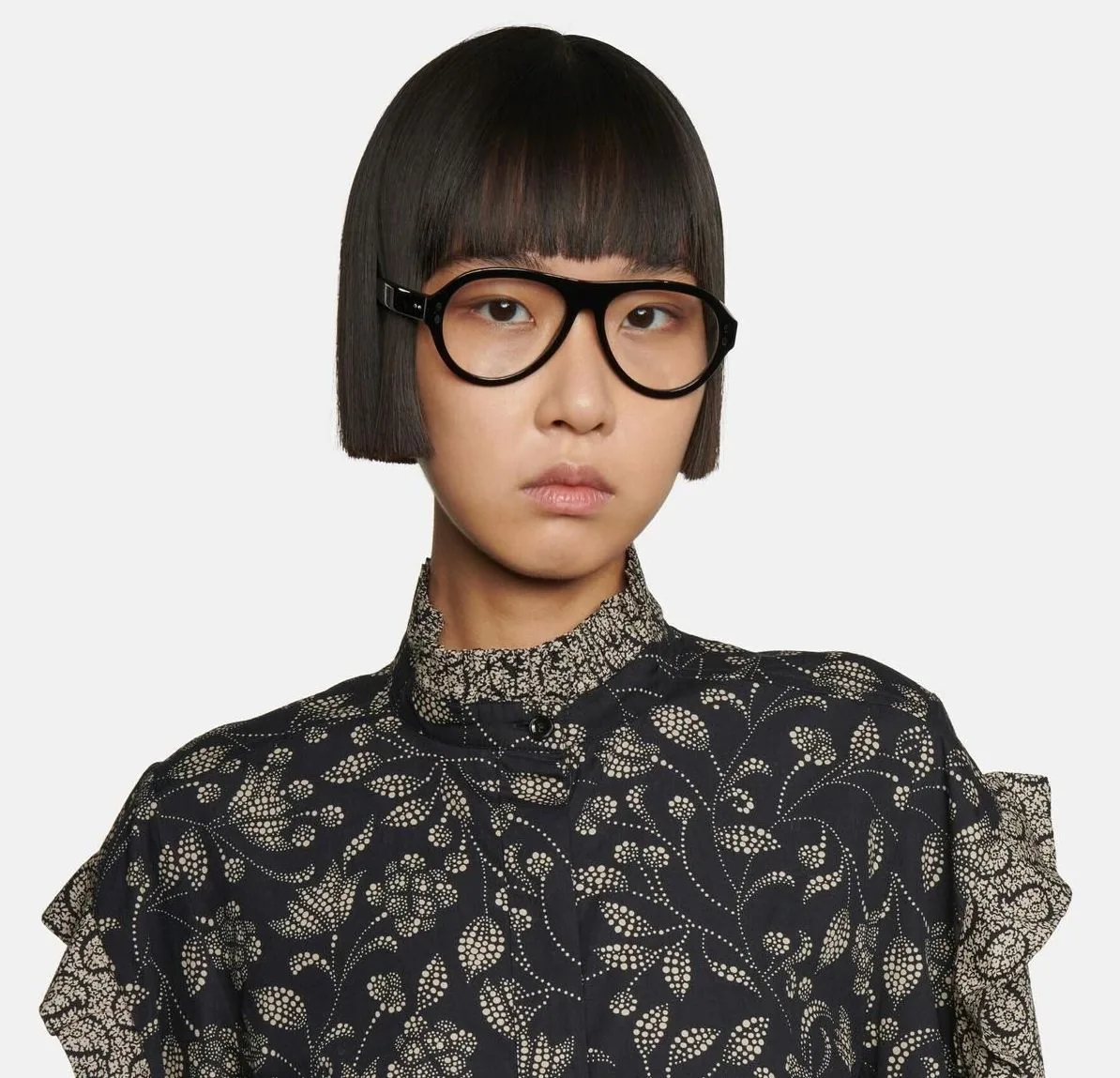 Cliente portant les lunettes Isabel Marant
